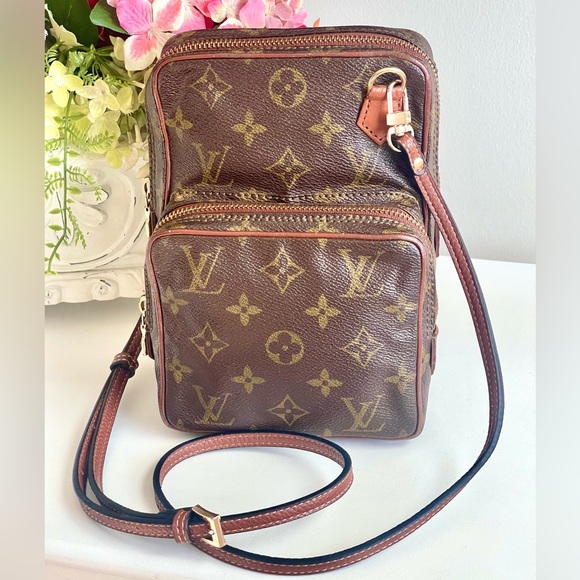 Authentic LOUIS VUITTON Monogram Amazon Bag - Picture 13 of 17